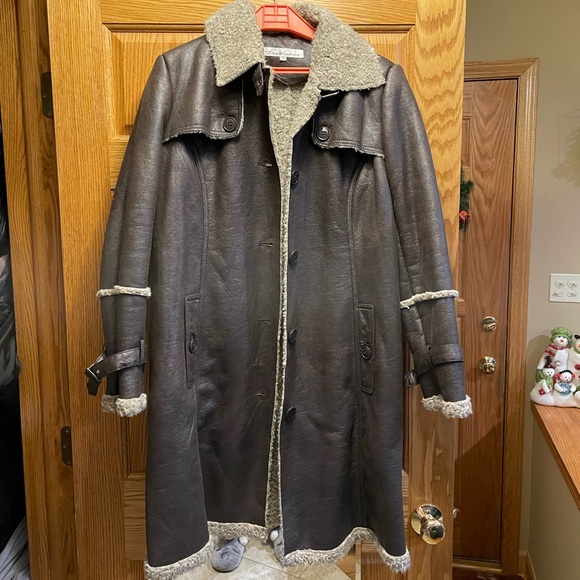 Kenneth Cole Sherpa lined Coat - Picture 2 of 5